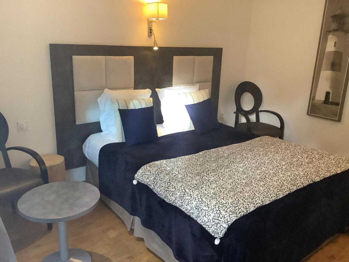 Hotel Monet La Rivière-Saint-Sauveur Екстериор снимка