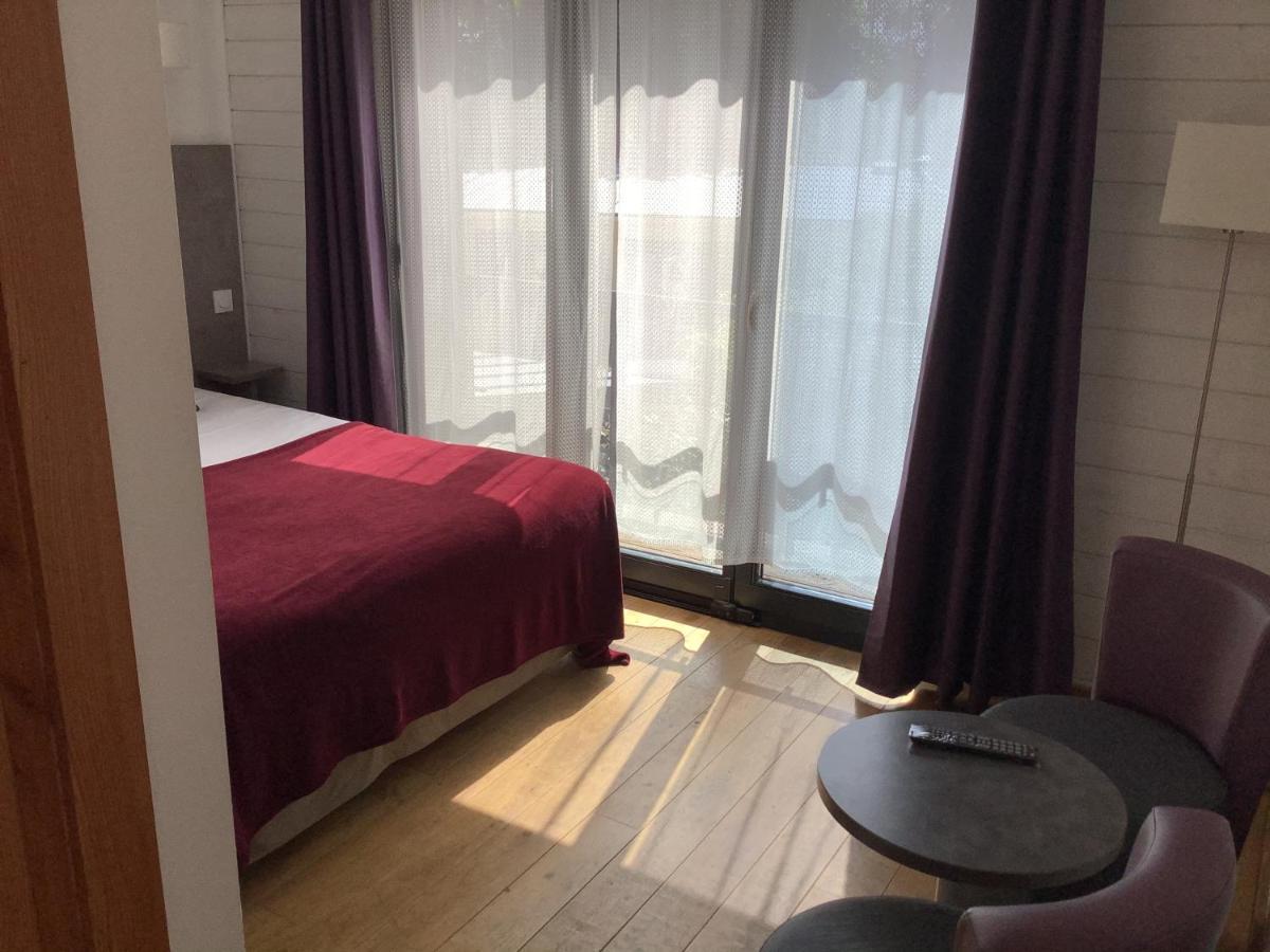 Hotel Monet La Rivière-Saint-Sauveur Екстериор снимка