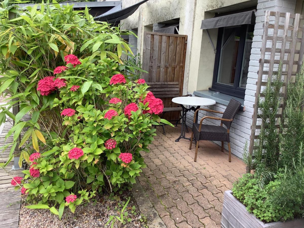 Hotel Monet La Rivière-Saint-Sauveur Екстериор снимка