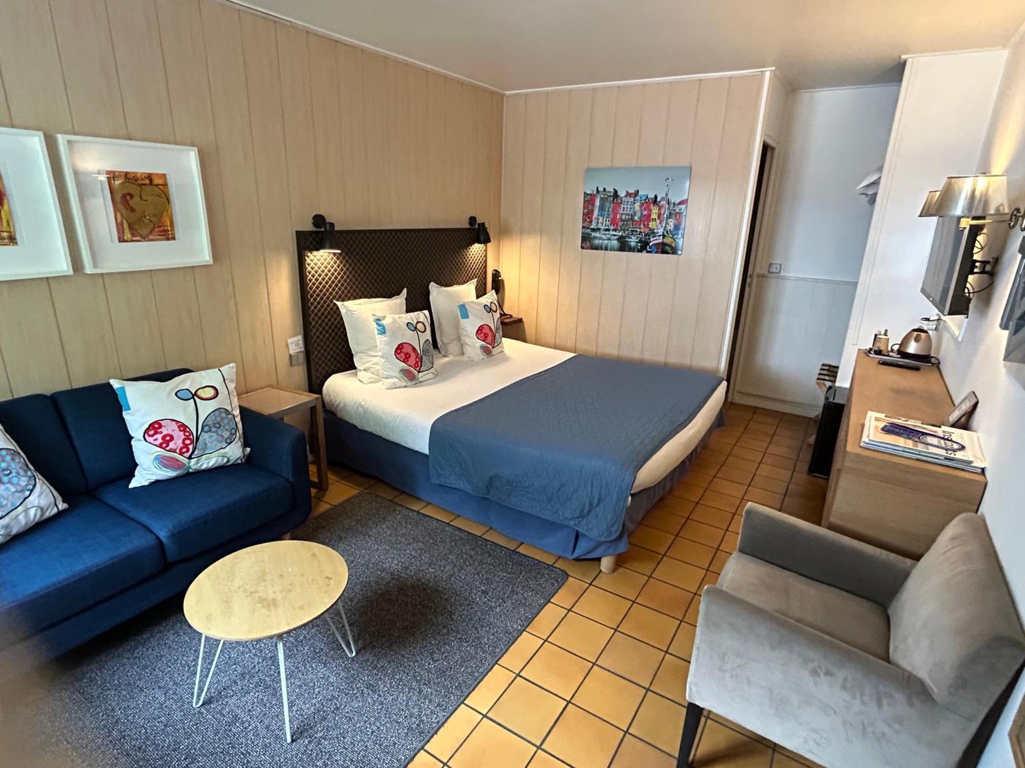 Hotel Monet La Rivière-Saint-Sauveur Екстериор снимка